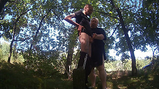 girlfriend gives a public blowjob in the park