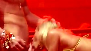 Live blowjob given by blonde cutie