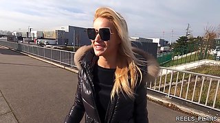 Rencontre De Maniere Inattendue 2 Inconnus Qui Baise Dans Un Bus Et En Dp A Lhotel ! With Cherry Kiss