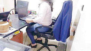 I finally got my coworker to fuck me in my office parte 1