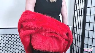 Big Tits MILF Aunty Shows Her Milky Boobs - Homemade BBW Voyeur