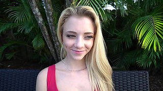 Blonde Riley Star enjoys sucking her boyfriend's dick in the backyard