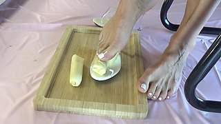 I Crush Bananas with My Beautiful Legs in High Heels