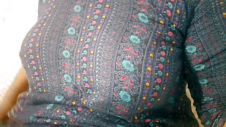 Housewife 14 inch Jinga pussy sex video in the country Your Desi Bhabi Video Call Show