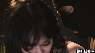 Xwife Karen got pounded by a guy in mask