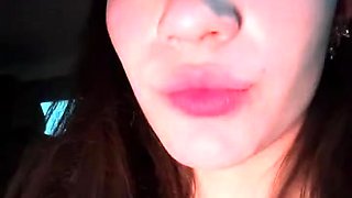 Shy_priincess masturbates in public