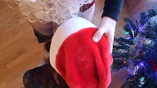 Russian Santa fucked the babe under the christmas tree