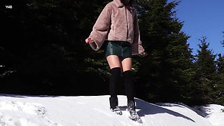 Solo masturbation with a flexible cheek undressing in the snow