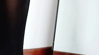 Which Heels Look Best? Black Nylon