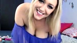 Hot amateur blonde pregnant toying her pussy solo