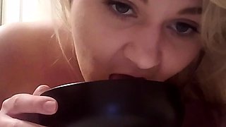 Solo masturbation of a beautiful amateur blonde