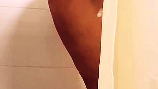 Amateur brunette teen in solo