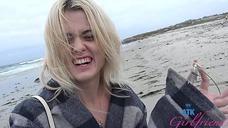 Blonde Nicole Nichols moans while her puss is being fingered