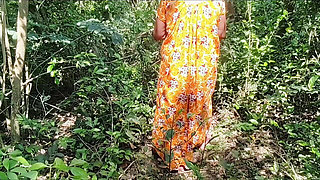 Desi village wife's husband fucks his wife in the forest, then peeing on your pussy