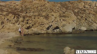 Kendra Sunderland In Passionate Sex On A Beach 12 Min