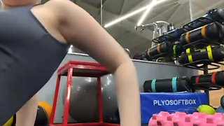 Extreme squirting sex with a stranger after training at the gym.