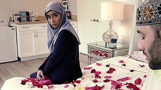 Violet Myers In Curvy Ass Of Teen Bearing Hijab