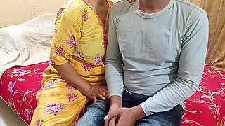 Hot Sex Girl Is Sharing His Wife for the First Time in an Indian