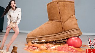 An Komatsu Crushes Your Dinner in Boots and Rubs It Like It’s Your Face!