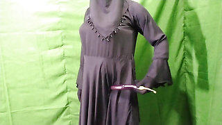 Indian housewife masturbating and talking dirty in the bedroom