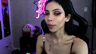Brunette Solo Webcam Masturbation