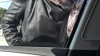 Turkish muslim woman gives perverted american man a handjob in his car