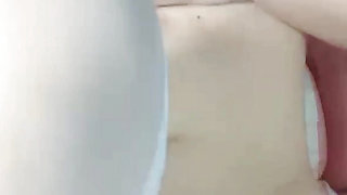A slut began to masturbate after urinating