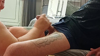 Girlfriend Does a Deep Blowjob and Gets a Mouthful of Yummy