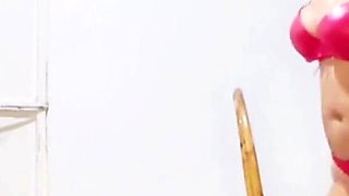 Big Booty Latina Girl Twerking