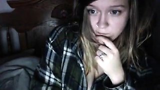 teen alanawolf flashing boobs on live webcam