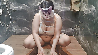 stepsis pissing on step brother in bathroom