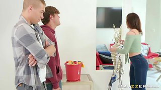 Rub A Tug Tug With Xander Corvus, Kendra Lust - Brazzers