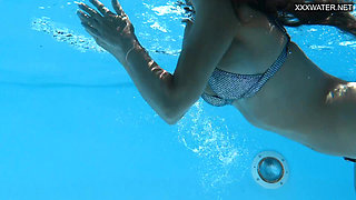 Super hot and juicy milf Heart in the pool