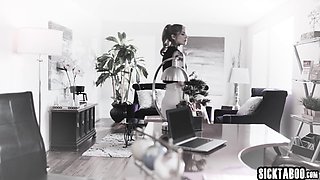 Lustful babes fucks male sex addict