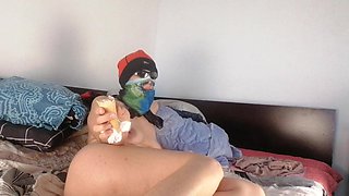 Amateur Stepmom Licks Ice Cream
