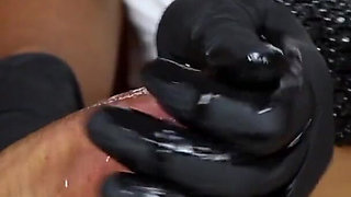 Glans rubbing handjob lead to big cumshot