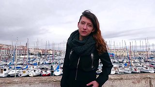 Cat In Mini plays it quits... - Jacquie et Michel TV