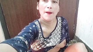 Step sister ne muze chuchi dikhaya aur mai chod diya