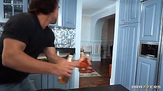 Dishing Out Her Ass With Phoenix Marie, Johnny Castle - Brazzers