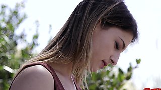 Sweet Jaye Summers goes down and opens legs to be fucked hard