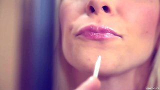 Unwrapped - Starring: Stevie Shae - PornFidelity