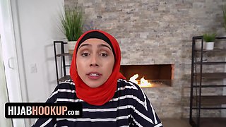 Hijab Hookup - Middle-eastern Stepmom Suspected Her Husband Is Cheating Fucks Her Stepson as Payback