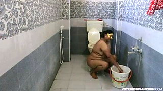 Bhabhi Dipinitta Filmed in Shower