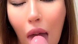 The Beauty Loves to Swallow Cum After a Blowjob!