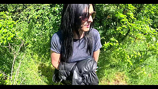 Hot Outdoor Blowjob