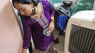 Hot beautiful Desi gaon ki bhabhi aur nadan devar full romantic sex