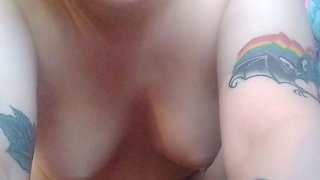 Cumshot amateur MILF suck and jerks dude in the bedroom