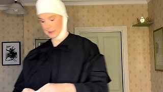 Cumshot amateur MILF suck and jerks dude in the bedroom