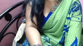 indian bbw aunty nude showing on webcam