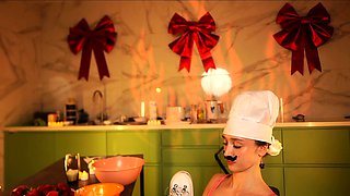 Masturbating amateur cums after solo fun